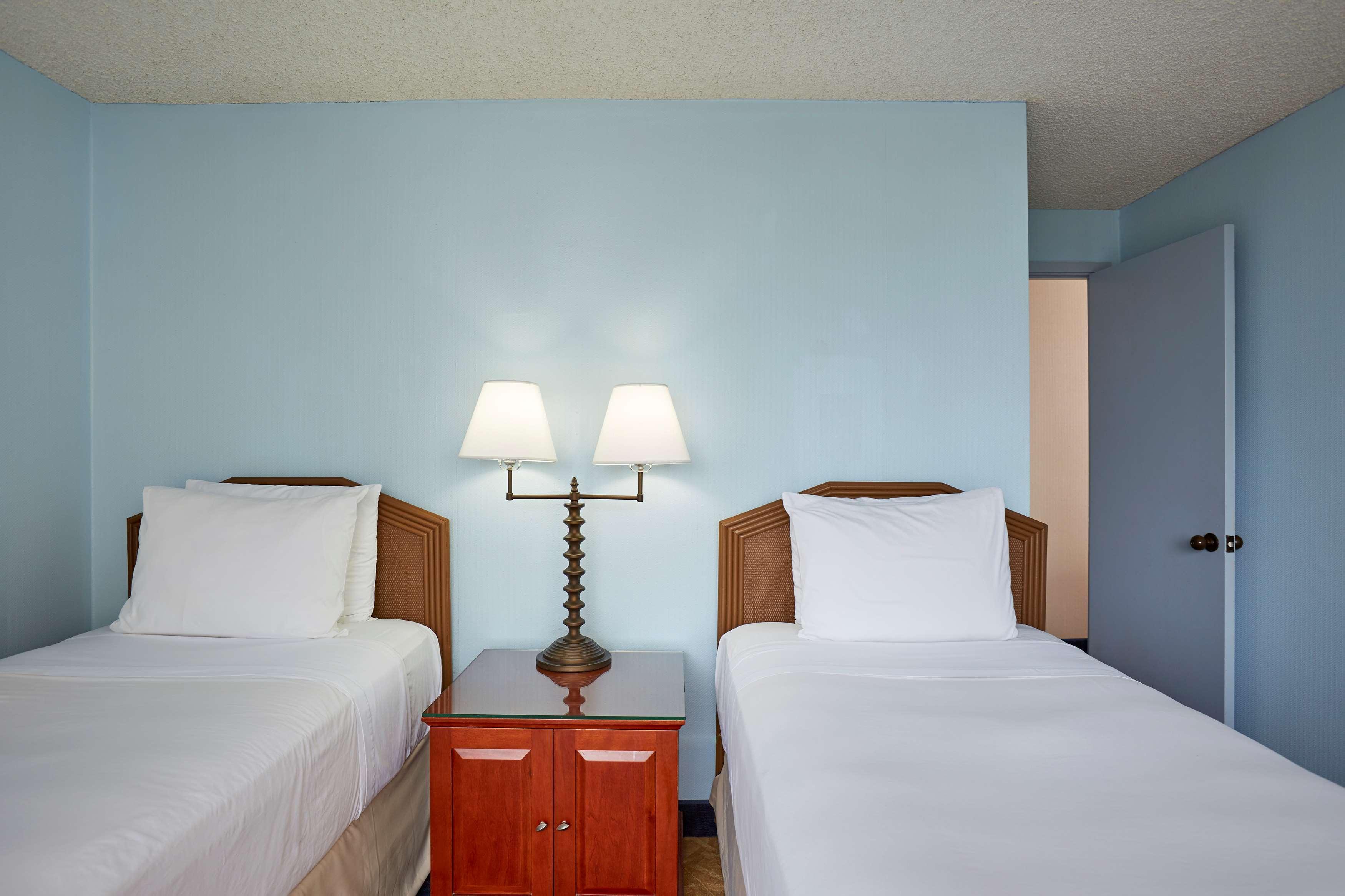 Ewa Hotel Waikiki Honolulu Bagian luar foto